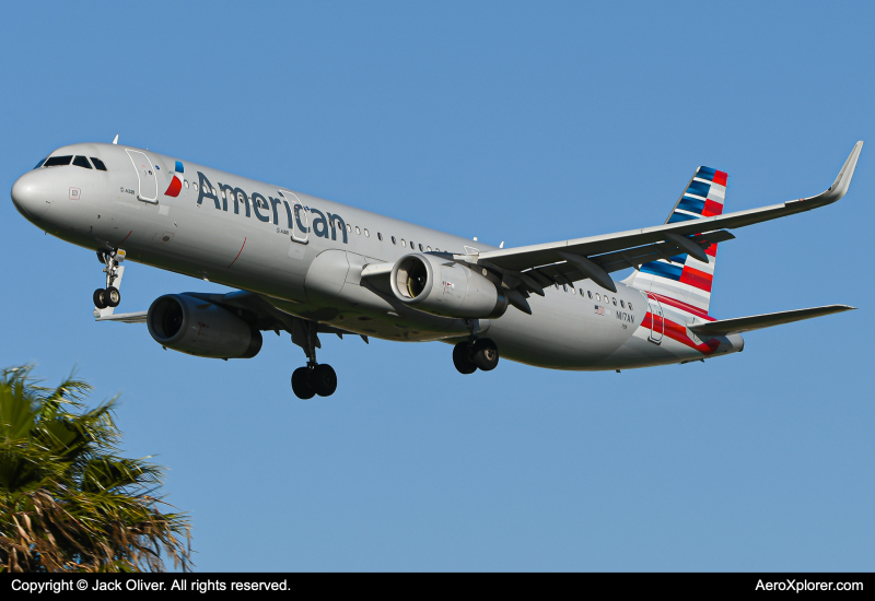 Photo of N117AN - American Airlines Airbus A321-200 at LAX on AeroXplorer Aviation Database