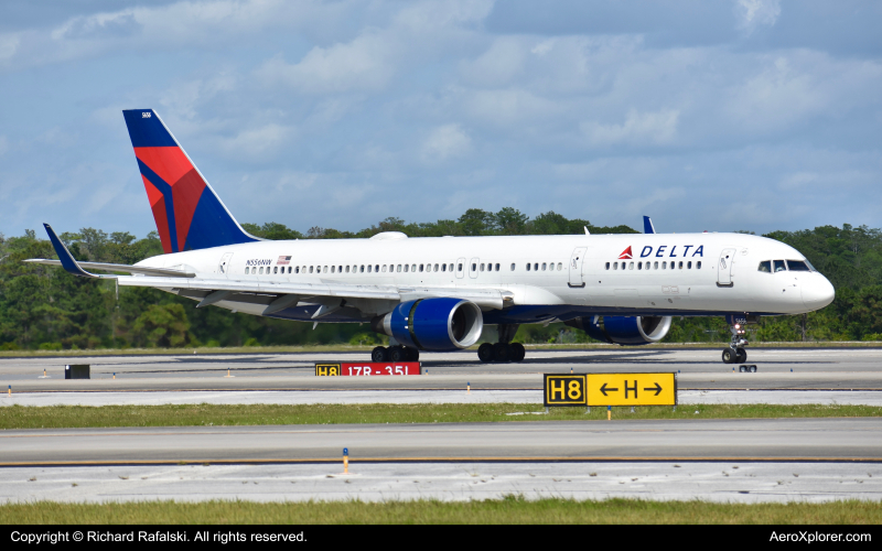 Photo of N556NW - Delta Airlines Boeing 757-200 at MCO on AeroXplorer Aviation Database