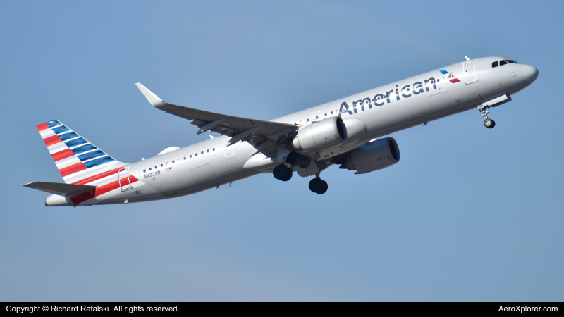 Photo of N422AN - American Airlines Airbus A321NEO at PHX on AeroXplorer Aviation Database