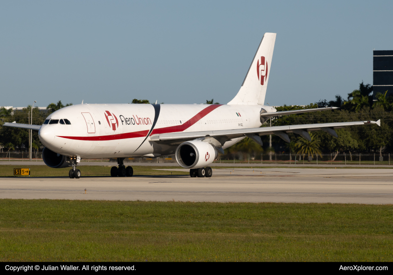 Photo of XA-GGL - AeroUnion Airbus A300F-600 at MIA on AeroXplorer Aviation Database