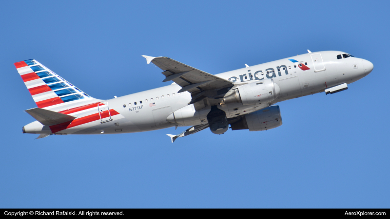 Photo of N771XF - American Airlines Airbus A319 at PHX on AeroXplorer Aviation Database