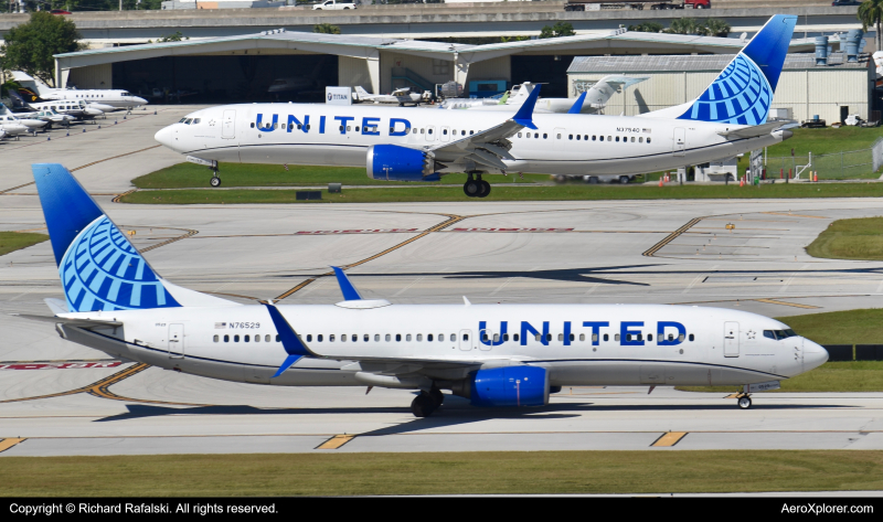 Photo of N37540 - United Airlines Boeing 737 MAX 9 at FLL on AeroXplorer Aviation Database