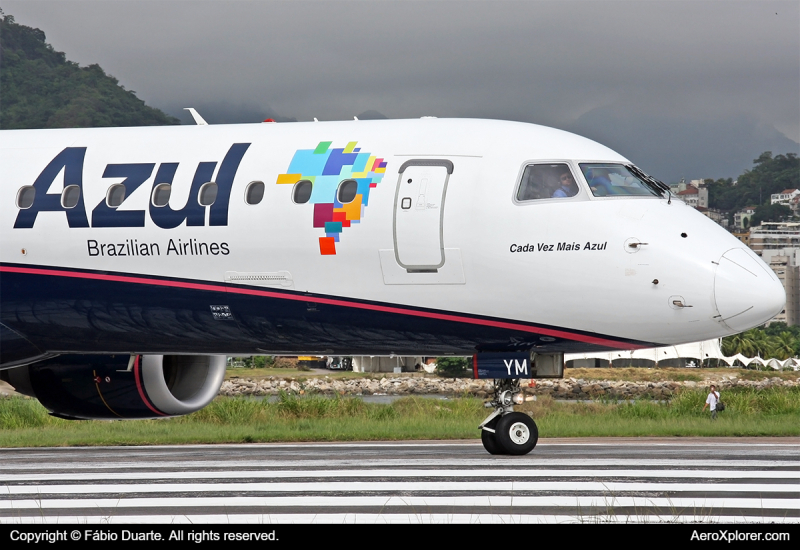 Photo of PR-AYM - Azul Linhas Aéreas  Embraer 190-200IGW at SDU on AeroXplorer Aviation Database