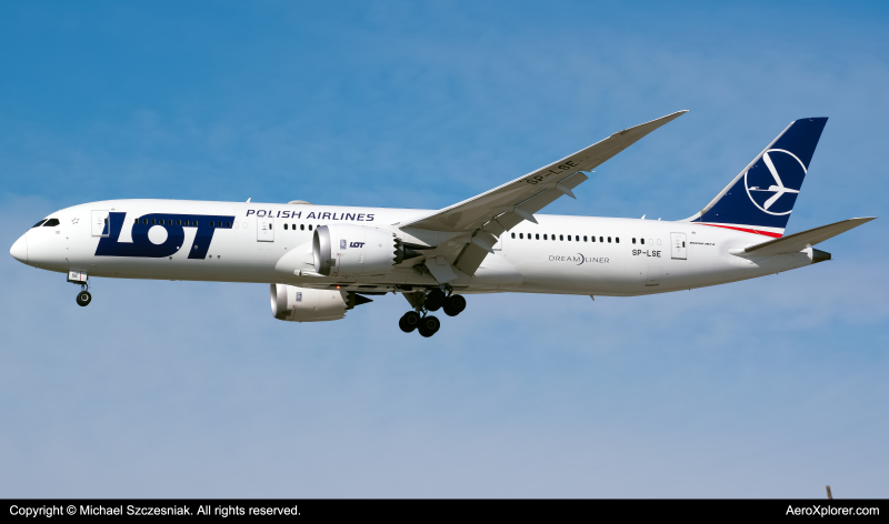Photo of SP-LSE - LOT Polish Airlines Boeing 787-9 at ORD on AeroXplorer Aviation Database