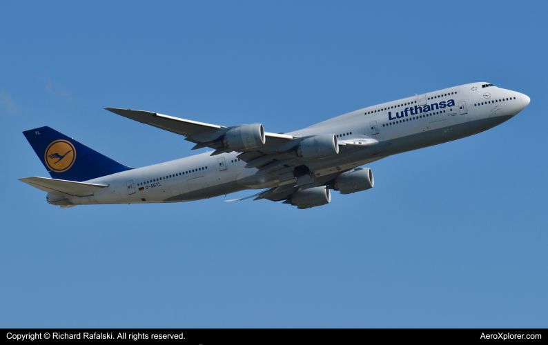 Photo of D-ABYL - Lufthansa Boeing 747-8i at ORD on AeroXplorer Aviation Database