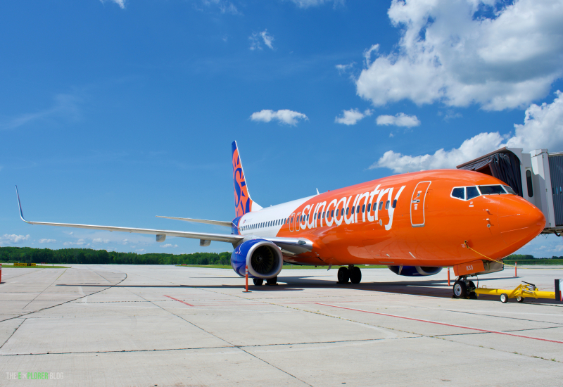 Photo of n830sy - Sun Country Airlines Boeing 737-800 at GRB on AeroXplorer Aviation Database