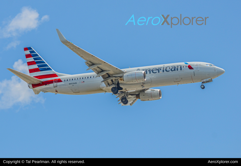 Photo of N959AN - American Airlines Boeing 737-800 at CLT on AeroXplorer Aviation Database