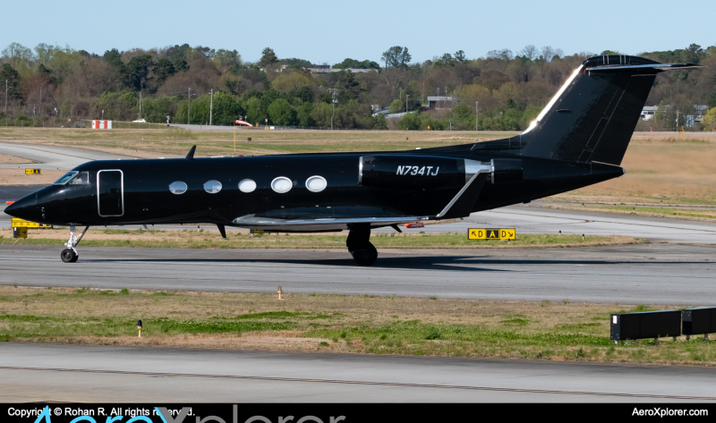 Photo of N734TJ - PRIVATE Gulfstream III at PDK on AeroXplorer Aviation Database