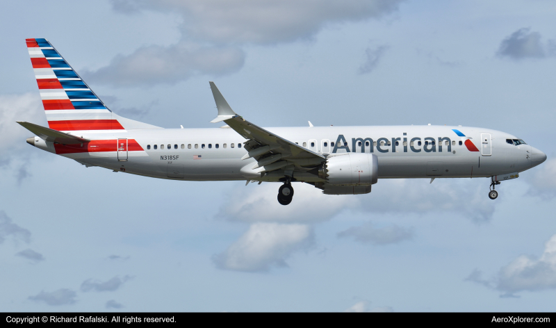 Photo of N318SF - American Airlines Boeing 737 MAX 8 at MIA on AeroXplorer Aviation Database