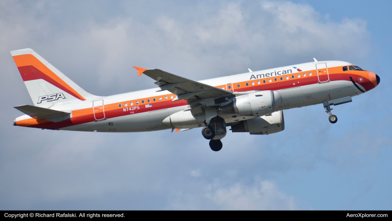 Photo of N742PS - American Airlines Airbus A319 at DAB on AeroXplorer Aviation Database