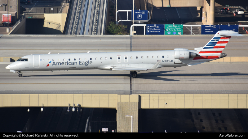 Photo of N931LR - American Eagle Mitsubishi CRJ-900 at PHX on AeroXplorer Aviation Database