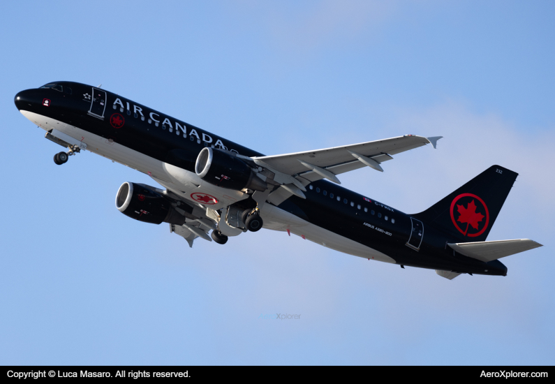 Photo of C-FMSX - Air Canada Airbus A320 at LAX on AeroXplorer Aviation Database