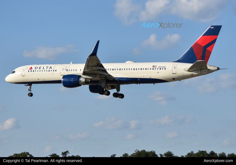 Photo of N696DL - Delta Airlines Boeing 757-200 at BWI on AeroXplorer Aviation Database