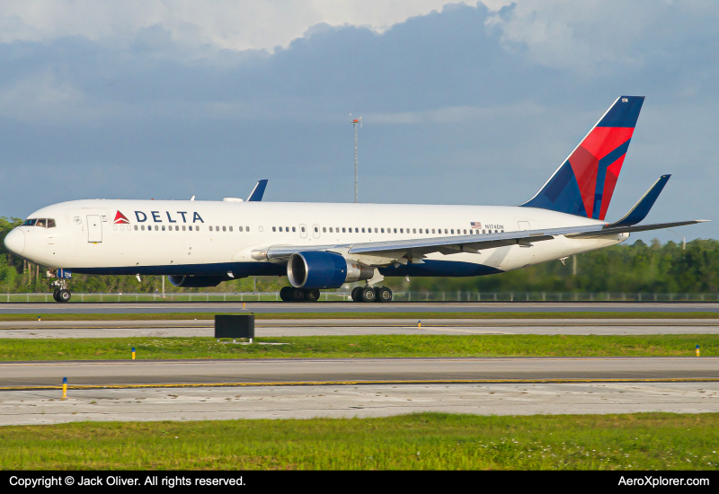 Photo of N174DN - Delta Airlines Boeing 767-300ER at MCO on AeroXplorer Aviation Database