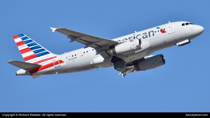Photo of N836AW - American Airlines Airbus A319 at PHX on AeroXplorer Aviation Database