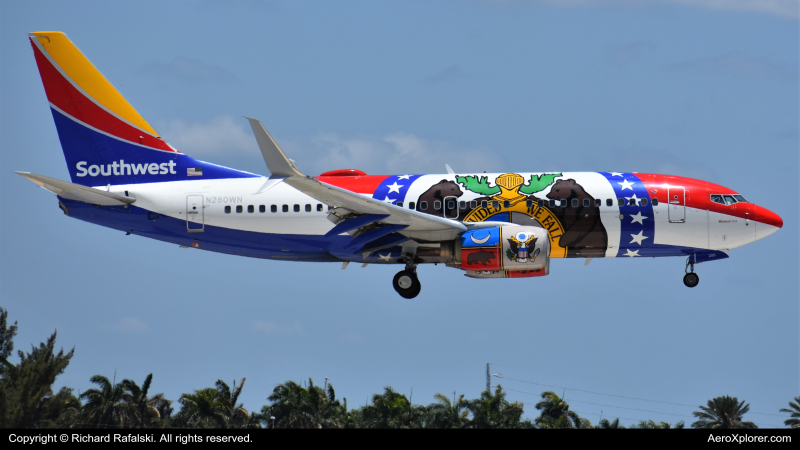 Photo of N280WN - Southwest Airlines Boeing 737-700 at FLL on AeroXplorer Aviation Database