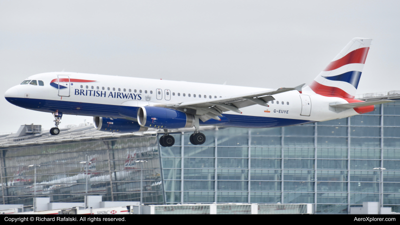 Photo of G-EUYE - British Airways Airbus A320 at LHR on AeroXplorer Aviation Database