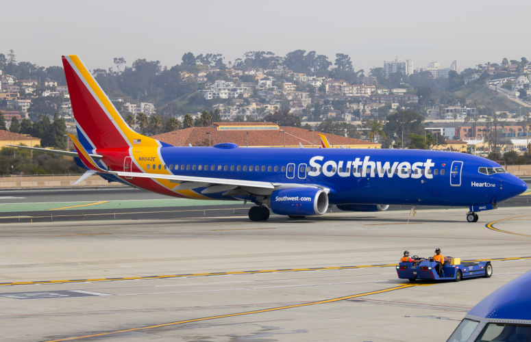 Photo of N8642E - Southwest Airlines Boeing 737-800 at SAN on AeroXplorer Aviation Database