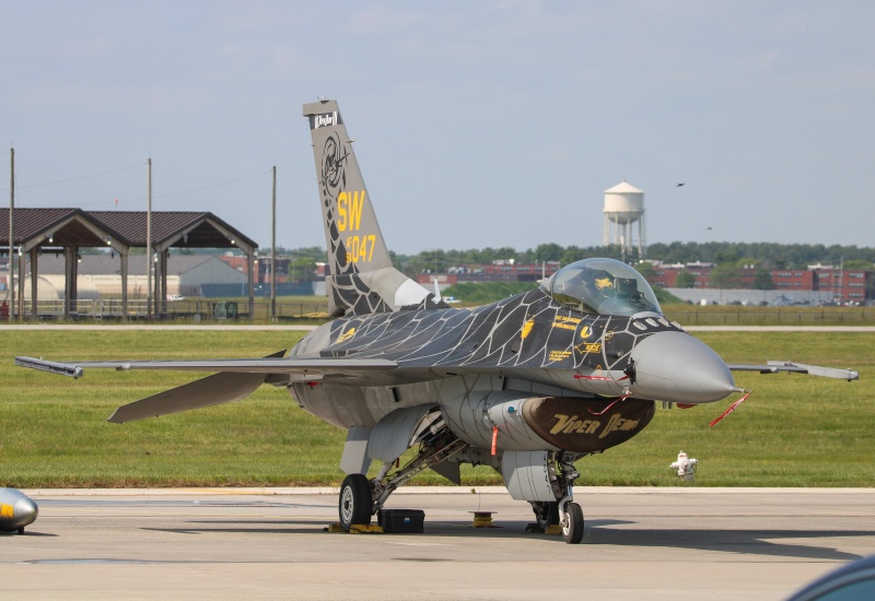 Photo of 94-0047 - USAF - United States Air Force General Dynamics F-16 Fighting Falcon at WRI on AeroXplorer Aviation Database