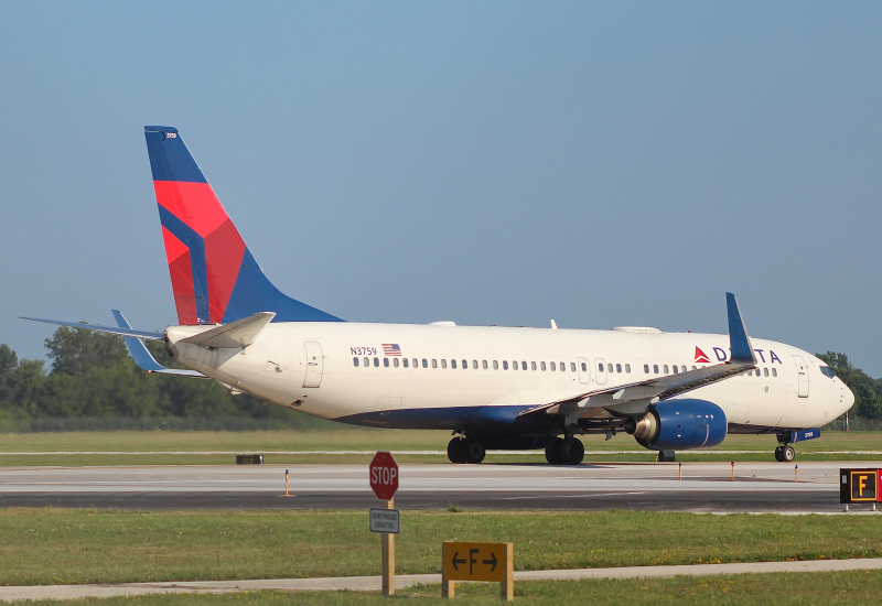 Photo of N3759 - Delta Airlines Boeing 737-800 at MKE on AeroXplorer Aviation Database
