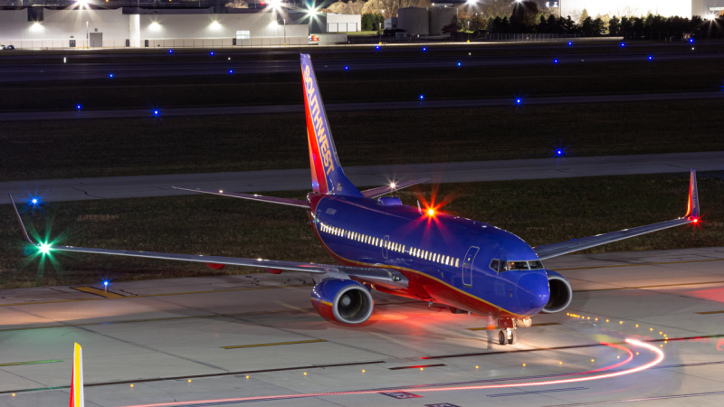Photo of N551WN - Southwest Airlines Boeing 737-700 at CMH on AeroXplorer Aviation Database