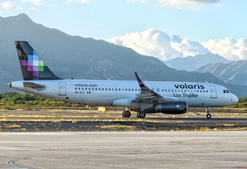 Photo of XA-VLP - Volaris Airbus A320 at SJD on AeroXplorer Aviation Database