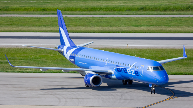 Photo of N193BZ - Breeze Airways Embraer E195 at CMH on AeroXplorer Aviation Database