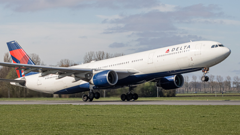 Photo of N804NW - Delta Airlines Airbus A330-300 at AMS on AeroXplorer Aviation Database
