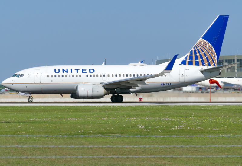 Photo of N14735 - United Airlines Boeing 737-700 at AUS on AeroXplorer Aviation Database