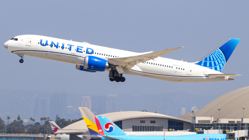Photo of N29984 - United Airlines Boeing 787-9 at LAX on AeroXplorer Aviation Database