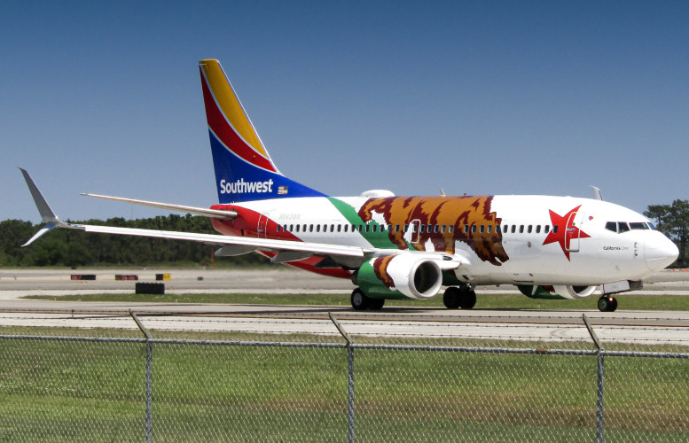 Photo of N943WN - Southwest Airlines Boeing 737-700 at MCO on AeroXplorer Aviation Database