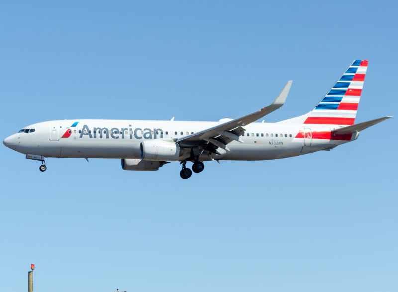 Photo of N932NN - American Airlines Boeing 737-800 at EWR on AeroXplorer Aviation Database