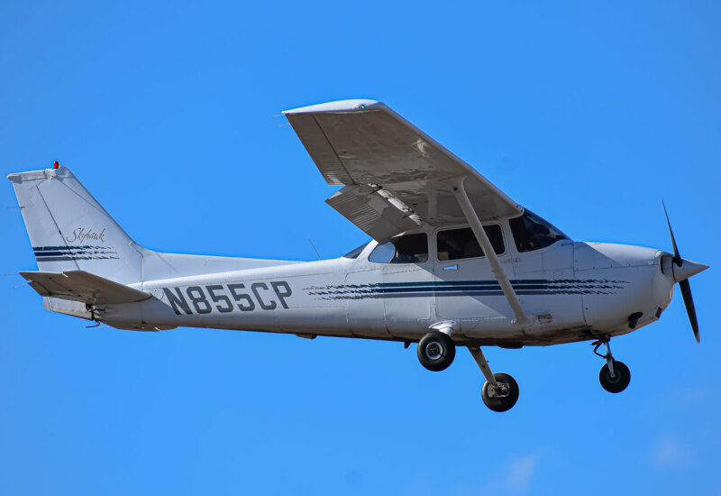 Photo of N855CP - PRIVATE Cessna 172 at LMO on AeroXplorer Aviation Database