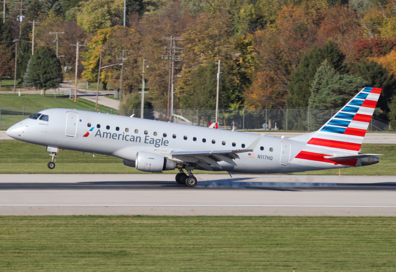 Photo of N117HQ - American Eagle Embraer E175 at CMH on AeroXplorer Aviation Database