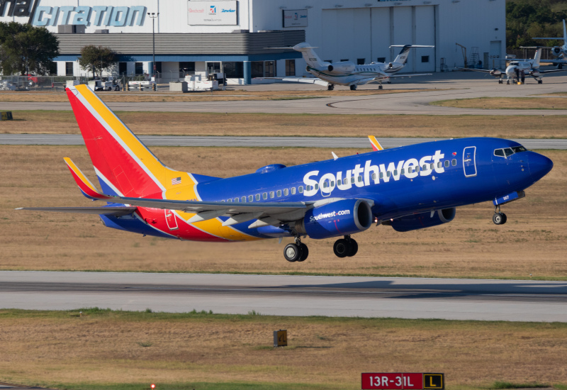 Photo of N567WN - Southwest Airlines Boeing 737-700 at SAT on AeroXplorer Aviation Database