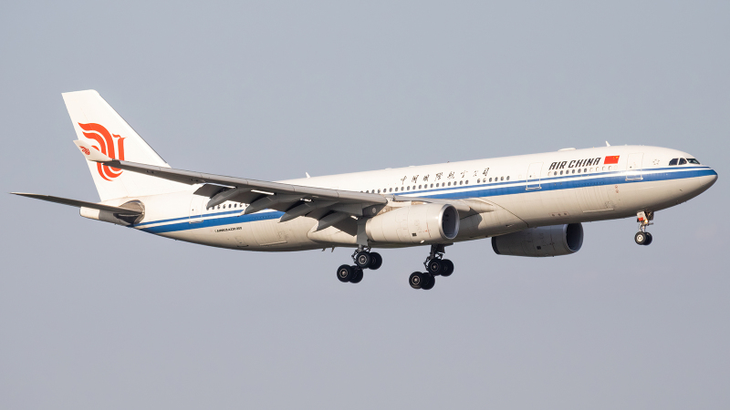 Photo of B-6113 - Air China Airbus A330-200 at VIE on AeroXplorer Aviation Database