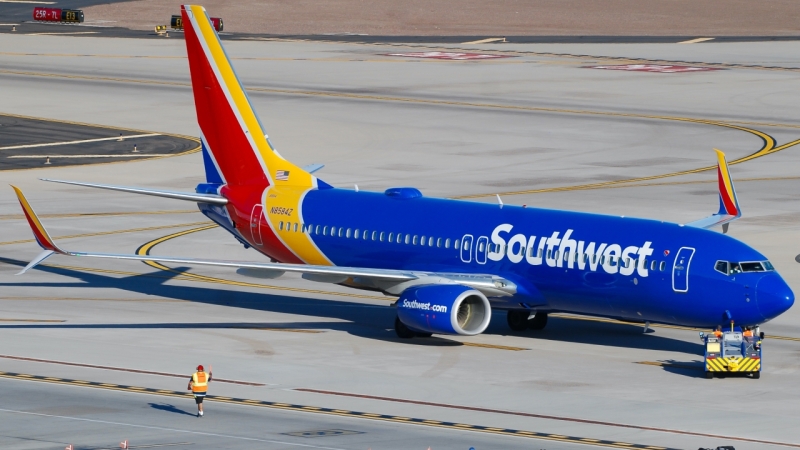 Photo of N8584Z - Southwest Airlines Boeing 737-800 at PHX on AeroXplorer Aviation Database