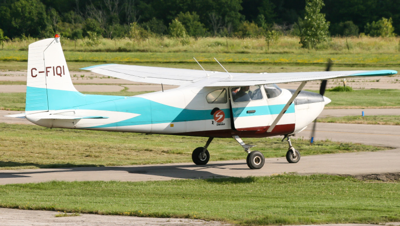 Photo of C-FIQI  - Skydive Swoop Parachuting Cessna 182 Skylane at CZBA on AeroXplorer Aviation Database