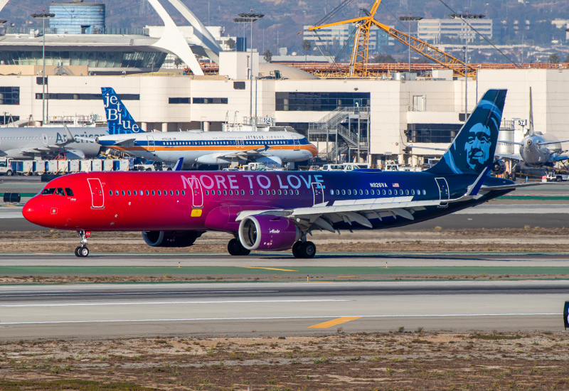 Photo of N926VA - Alaska Airlines Airbus A321NEO at LAX on AeroXplorer Aviation Database
