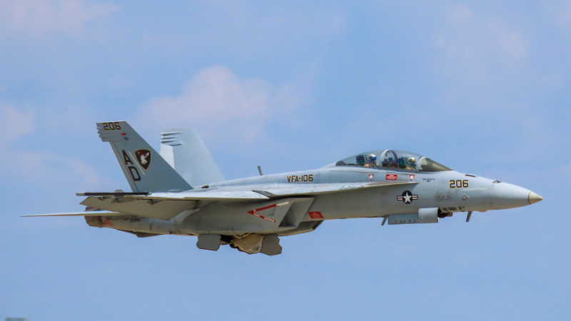 Photo of 165887 - US Navy Boeing F/A-18E/F Super Hornet at OSH on AeroXplorer Aviation Database