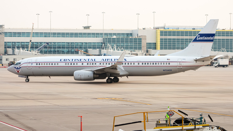 Photo of N75435 - United Airlines Boeing 737-900ER at DEN on AeroXplorer Aviation Database