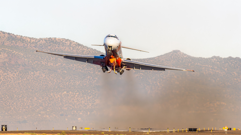 Photo of N292EA - Erickson Aero Tanker McDonnell Douglas MD-87 at RDM on AeroXplorer Aviation Database