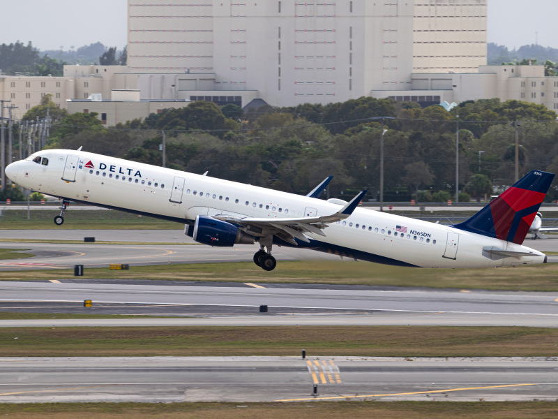 Photo of N365DN - Delta Airlines Airbus A321-200 at PBI on AeroXplorer Aviation Database