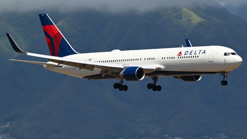 Photo of N171DN - Delta Airlines Boeing 767-300ER at OGG on AeroXplorer Aviation Database