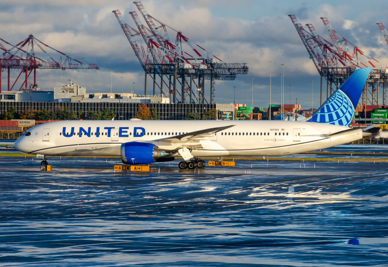 Photo of N25982 - United Airlines Boeing 787-9 at EWR on AeroXplorer Aviation Database
