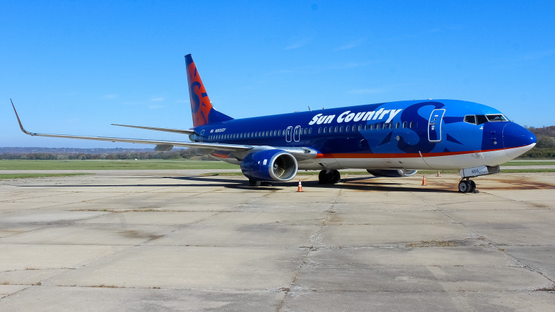 Photo of N805SY - Sun Country Airlines Boeing 737-800 at LUK on AeroXplorer Aviation Database