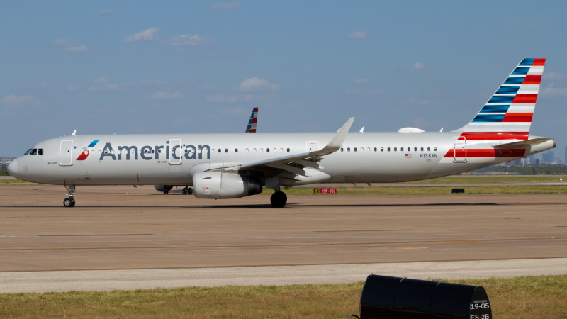 Photo of N138AN - American Airlines Airbus A321-200 at DFW on AeroXplorer Aviation Database