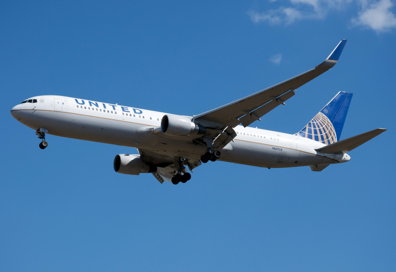 Photo of N667UA - United Airlines Boeing 767-300ER at IAD on AeroXplorer Aviation Database