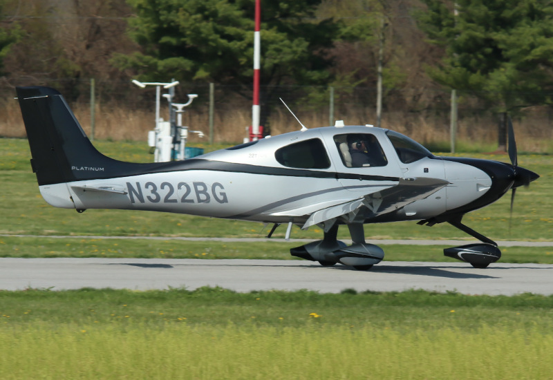 Photo of N322BG - PRIVATE Cirrus SR22 at THV on AeroXplorer Aviation Database