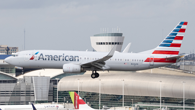 Photo of N346PR - American Airlines Boeing 737-800 at MIA on AeroXplorer Aviation Database